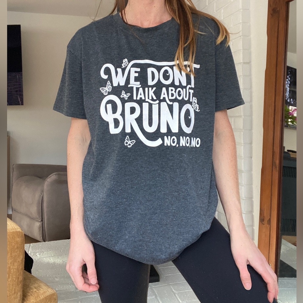 We Don’t Talk About Bruno T-shirt Sz M
